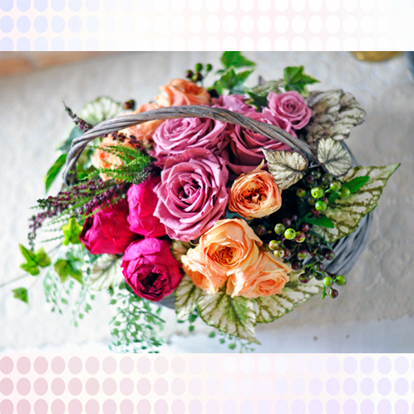 カゴ プリザーブドフラワーアレンジメント